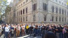 Concentración frente la sede en Barcelona de personal en activo, pasivo y  de la sección sindical de CCOO en Naturgy.