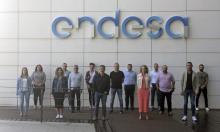 Ricard Serrano, en el centro de la imagen, junto con miembros de la Ejecutiva de CCOO Endesa, el pasado mes de septiembre en la sede de Endesa en Madrid.